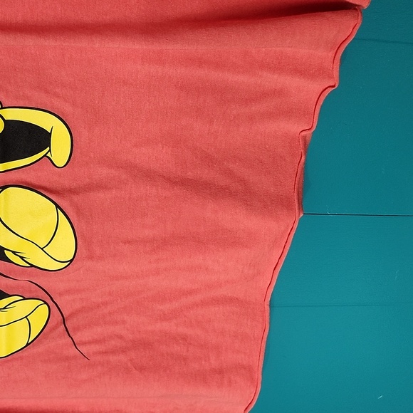 Disney Mickey and Minnie Kissing Raw Hem Tee - Picture 3 of 5